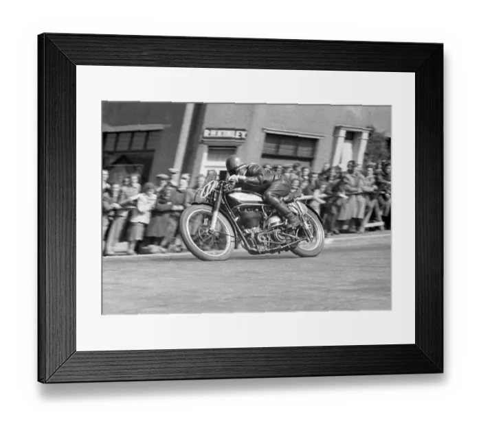 Framed Print : Javier de Ortueta (Norton) 1951 Senior TT Framed Print : Javier de Ortueta (Norton) 1951 Senior TT