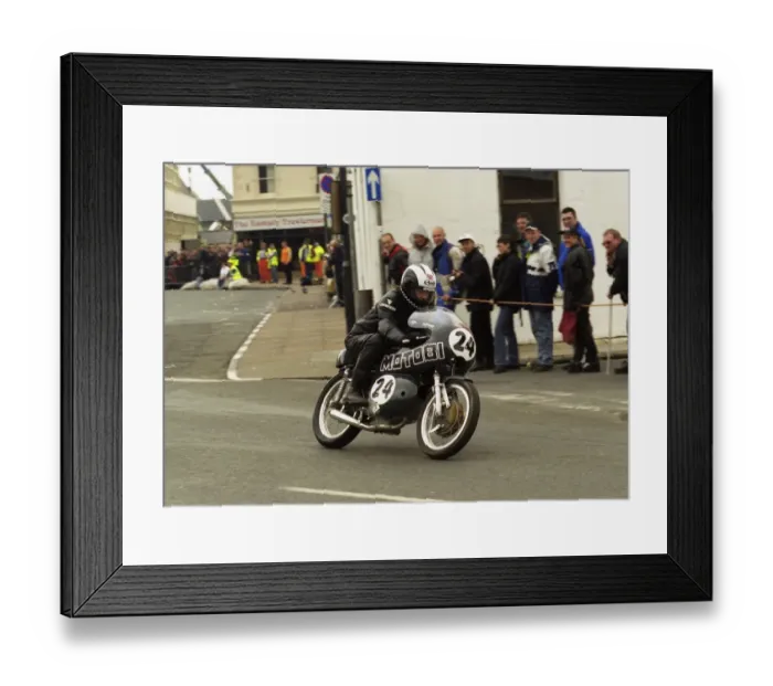 Framed Print : Alberto Pasi (Motobi) 2000 Classic Lap Framed Print : Alberto Pasi (Motobi) 2000 Classic Lap