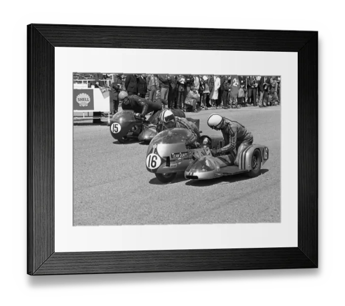 Framed Print : Alan Sansum & Derek Plummer 1972 500 Sidecar TT Framed Print : Alan Sansum & Derek Plummer 1972 500 Sidecar TT