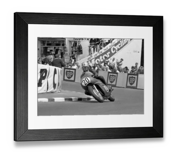 Framed Print : Renzo Pasolini (Benelli) 1967 Senior TT Framed Print : Renzo Pasolini (Benelli) 1967 Senior TT