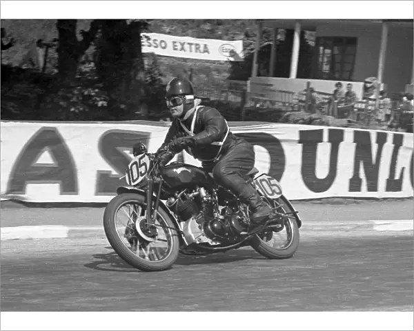 Peter Peters (Vincent) 1953 1000cc Clubman TT