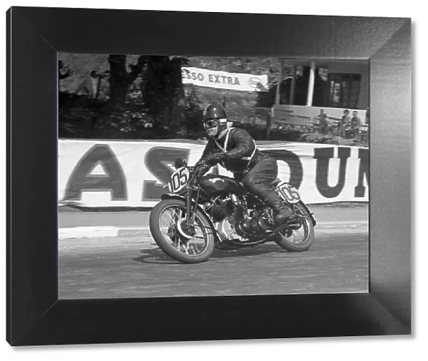 Peter Peters (Vincent) 1953 1000cc Clubman TT