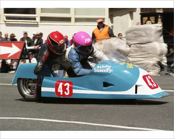 Wally Saunders & Rick Roberts (Ireson) 1995 Sidecar TT