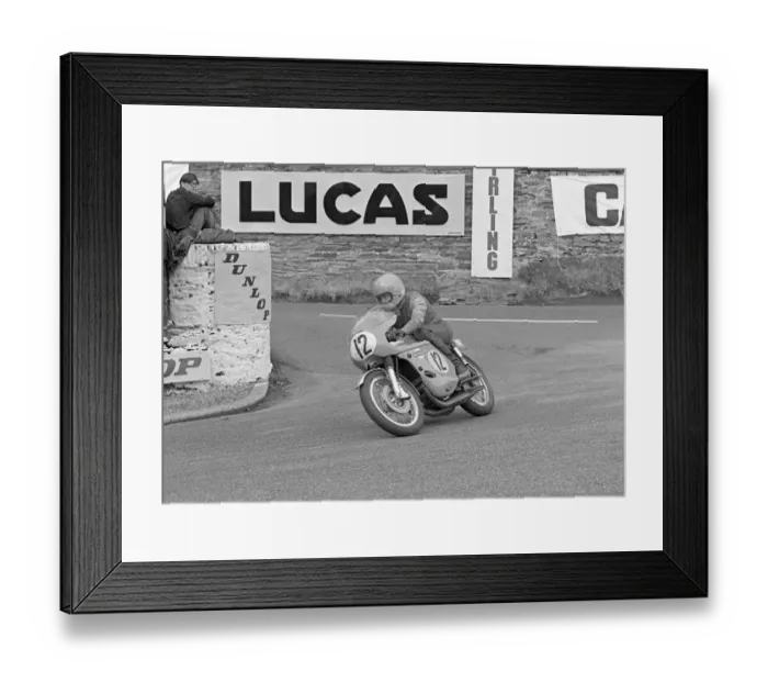 Framed Print : Charlie Sanby (Suzuki) 1972 Senior TT Framed Print : Charlie Sanby (Suzuki) 1972 Senior TT