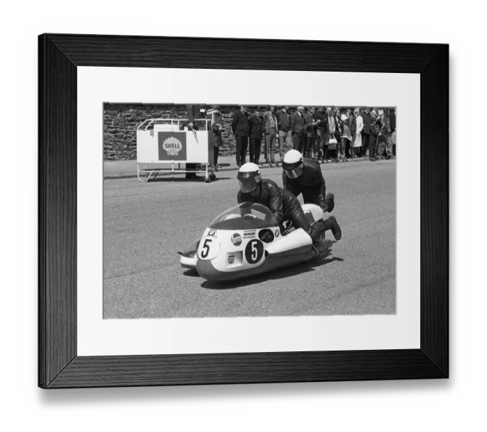 Framed Print : Siegfried Schauzu & Wolfgang Kalauch (BMW) 1972 500 Sidecar TT Framed Print : Siegfried Schauzu & Wolfgang Kalauch (BMW) 1972 500 Sidecar TT