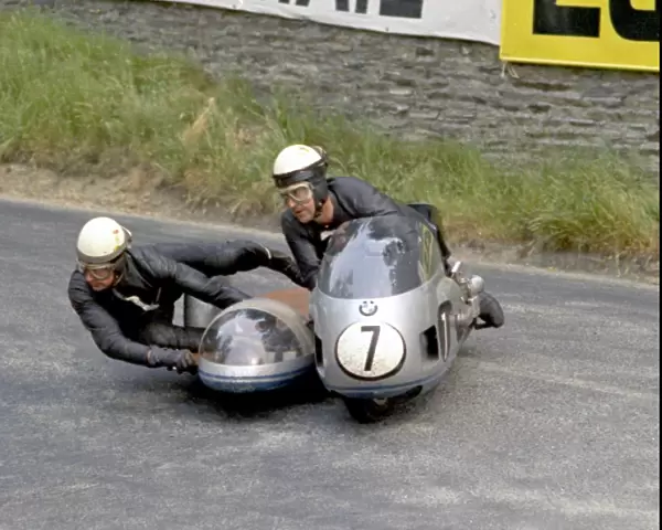Siegfried Schauzu & Horst Schneider (BMW) 1970 500 Sidecar TT