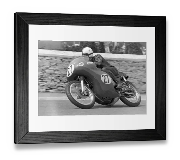 Framed Print : Roger Sutcliffe (Cowles Matchless) 1971 Senior TT Framed Print : Roger Sutcliffe (Cowles Matchless) 1971 Senior TT