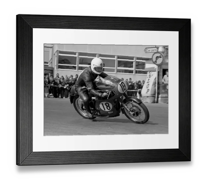 Framed Print : Fred Walton (Velocette) 1975 Production TT Framed Print : Fred Walton (Velocette) 1975 Production TT