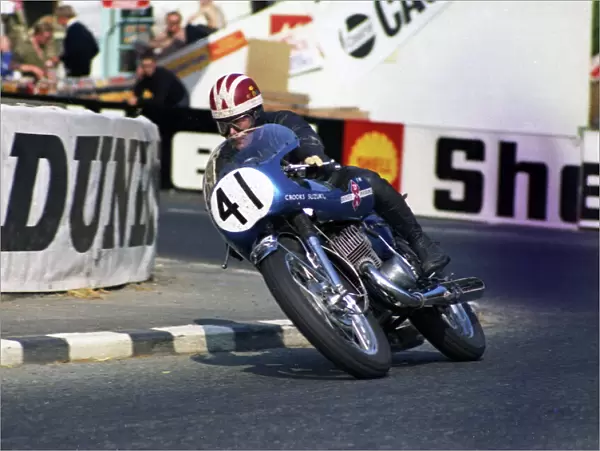 Frank Whiteway (Crooks Suzuki) 1970 Production TT