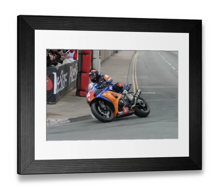 Framed Print : Stephen Oates (Suzuki) 2010 Superstock TT Framed Print : Stephen Oates (Suzuki) 2010 Superstock TT