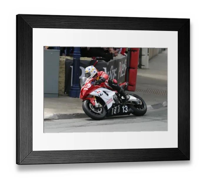 Framed Print : Dan Stewart (Honda) 2010 Superstock TT Framed Print : Dan Stewart (Honda) 2010 Superstock TT