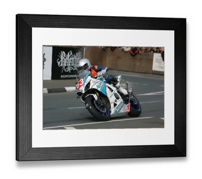 Framed Print : Luis Carreira (Suzuki) 2009 Superstock TT Framed Print : Luis Carreira (Suzuki) 2009 Superstock TT