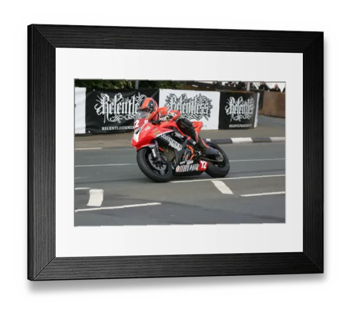 Framed Print : Ryan Farquhar (Kawasaki) 2009 Superstock TT Framed Print : Ryan Farquhar (Kawasaki) 2009 Superstock TT