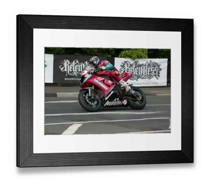 Framed Print : Conor Cummins (McAdoo Kawasaki) 2009 Superstock TT Framed Print : Conor Cummins (McAdoo Kawasaki) 2009 Superstock TT