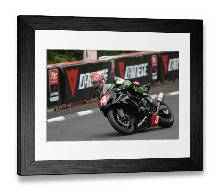 Framed Print : Gary Carswell (Suzuki) 2008 Superstock TT Framed Print : Gary Carswell (Suzuki) 2008 Superstock TT