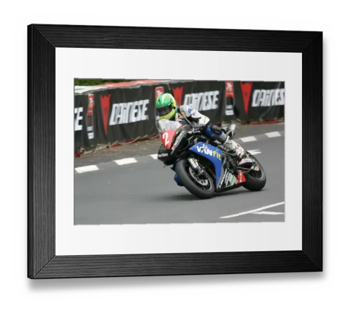 Framed Print : Conor Cummins (Yamaha) 2008 Superstock TT Framed Print : Conor Cummins (Yamaha) 2008 Superstock TT