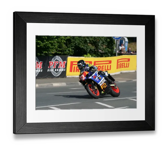 Framed Print : Shaun Harris (Suzuki) 2003 Production 1000 TT Framed Print : Shaun Harris (Suzuki) 2003 Production 1000 TT