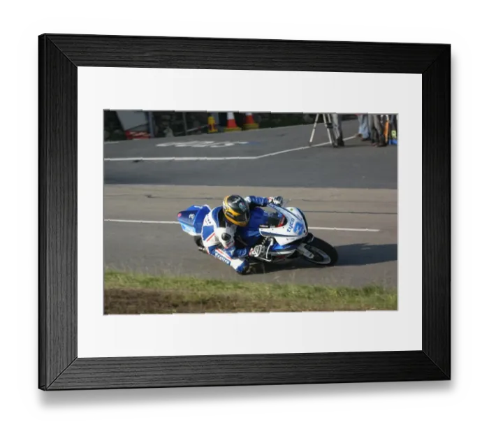 Framed Print : Guy Martin (Suzuki) 2012 Supersport TT Framed Print : Guy Martin (Suzuki) 2012 Supersport TT