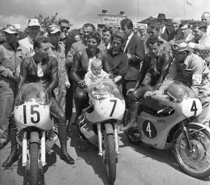 Framed Print : 1-2-3 in the 1965 Ultra Lightweight TT