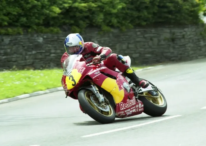 Framed Print : Adrian Archibald (Honda) 2002 Senior TT Framed Print : Adrian Archibald (Honda) 2002 Senior TT