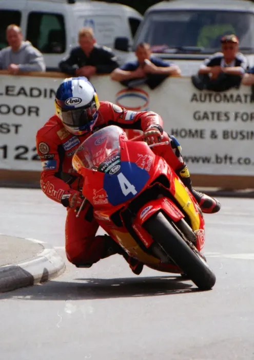Framed Print : Adrian Archibald (Red Bull Honda) 2002 Junior 600 TT Framed Print : Adrian Archibald (Red Bull Honda) 2002 Junior 600 TT
