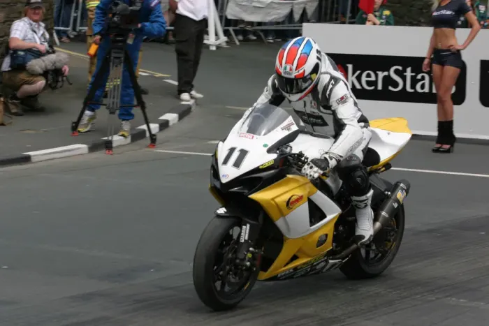 Framed Print : Adrian Archibald (Suzuki) 2009 Superbike TT