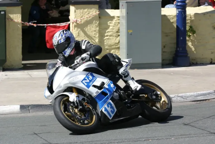 Framed Print : Adrian Archibald (Yamaha) 2008 Supersport TT