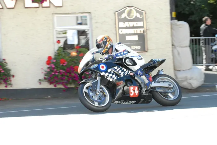 Framed Print : Adrian Cox (Suzuki) 2010 Newcomers Manx Grand Prix Framed Print : Adrian Cox (Suzuki) 2010 Newcomers Manx Grand Prix