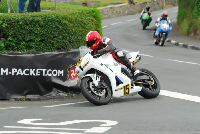 Framed Print : Adrian Harrison (Yamaha) 2016 Southern 100 Framed Print : Adrian Harrison (Yamaha) 2016 Southern 100