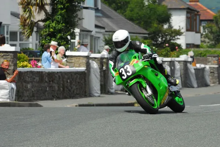 Framed Print : Adrian Kershaw (Kawasaki) 2014 Southern 100 Framed Print : Adrian Kershaw (Kawasaki) 2014 Southern 100