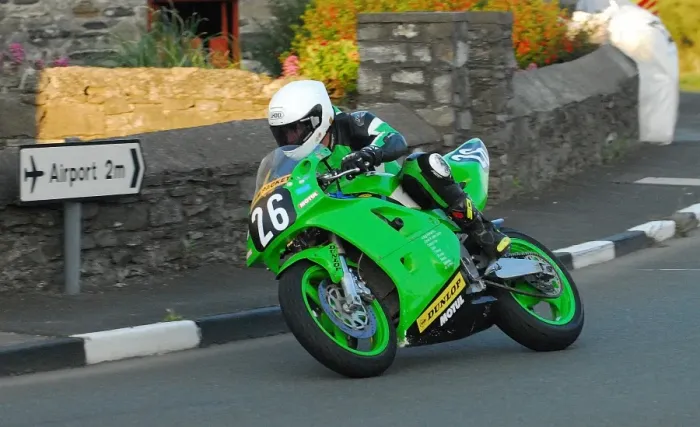 Framed Print : Adrian Kershaw (Kawasaki) 2015 Southern 100 Framed Print : Adrian Kershaw (Kawasaki) 2015 Southern 100