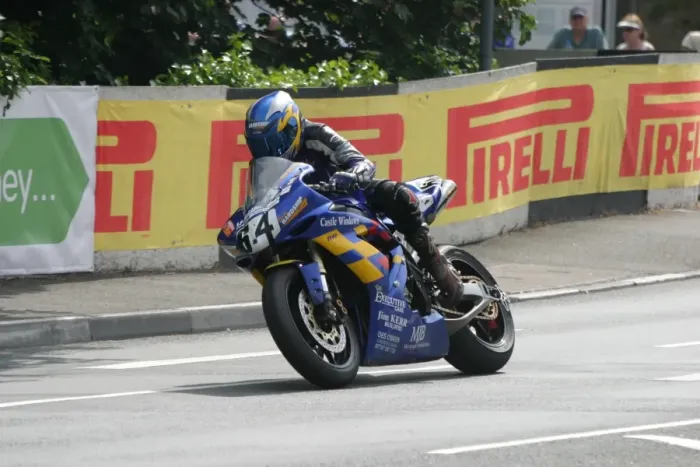 Framed Print : Adrian McFarland (Yamaha) 2007 Senior TT
