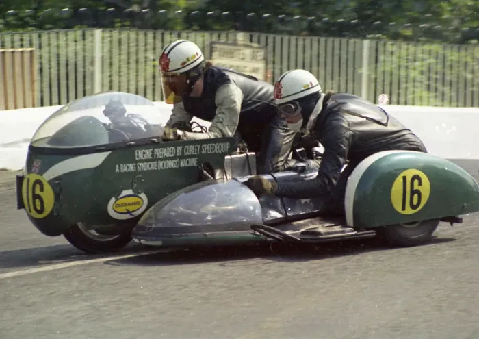 Framed Print : Adrian Swindells & D Bayer (Curley Atlas) 1971 750 Sidecar TT Framed Print : Adrian Swindells & D Bayer (Curley Atlas) 1971 750 Sidecar TT