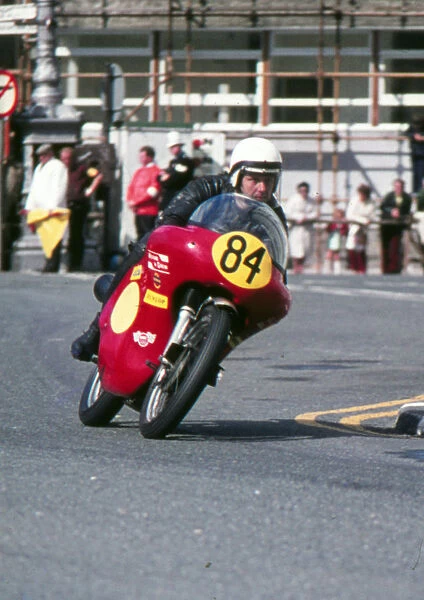 Alan Ainge (Norton) 1973 Senior Manx Grand Prix