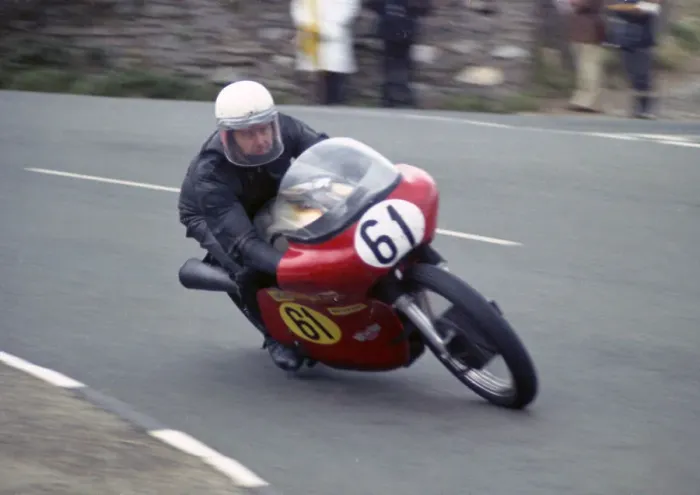 Framed Print : Alan Ainge (Norton) 1974 Senior Manx Grand Prix Framed Print : Alan Ainge (Norton) 1974 Senior Manx Grand Prix