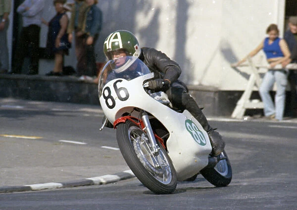 Alan Atkins (Yamaha) 1975 Lightweight Manx Grand Prix