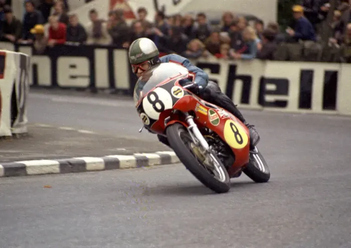 Framed Print : Alan Barnett (Aermacchi) 1971 Senior TT Framed Print : Alan Barnett (Aermacchi) 1971 Senior TT