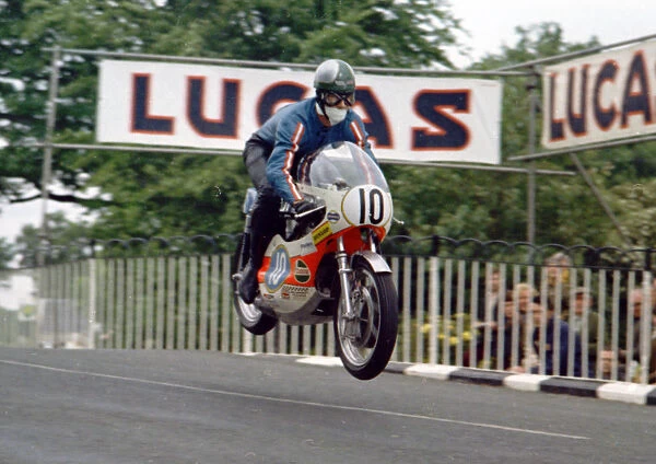 Alan Barnett (Yamaha) 1971 Junior TT