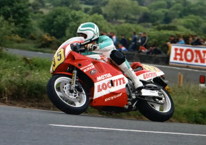 Framed Print : Alan Batson (Loctite Yamaha) 1989 Senior TT Framed Print : Alan Batson (Loctite Yamaha) 1989 Senior TT