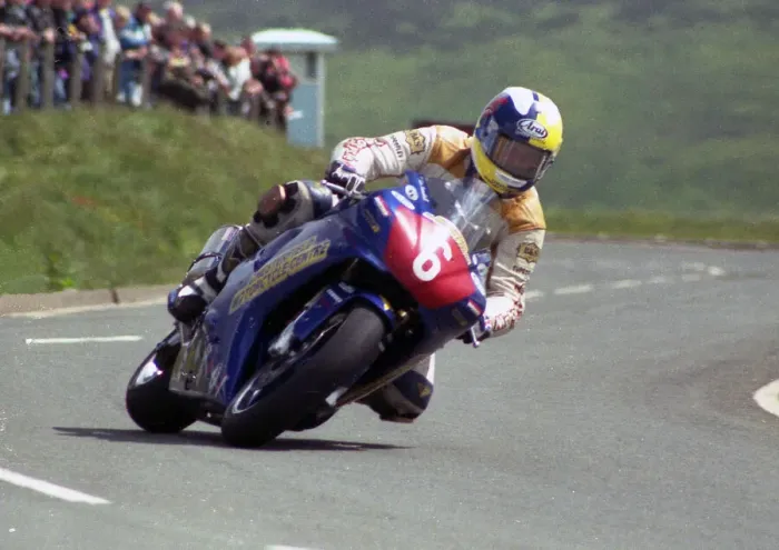 Framed Print : Alan Bennallick (Yamaha) 1998 Production TT Framed Print : Alan Bennallick (Yamaha) 1998 Production TT