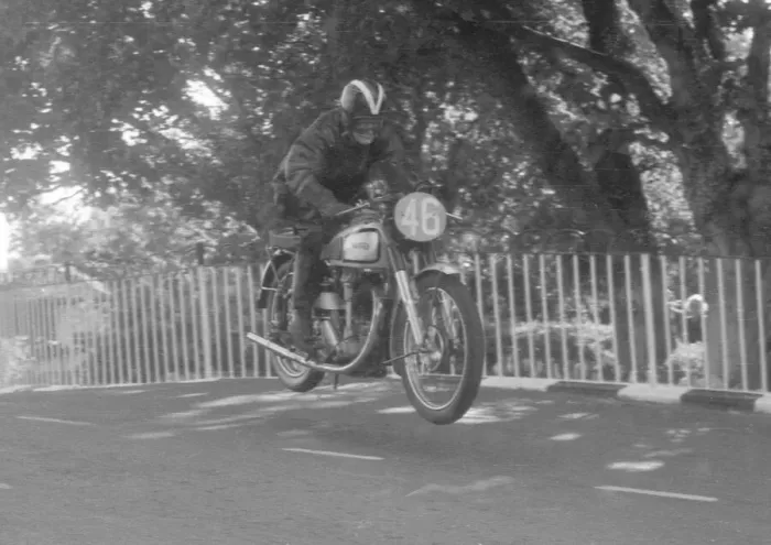 Framed Print : Alan Brodrick (Norton) 1954 Clubman Junior TT