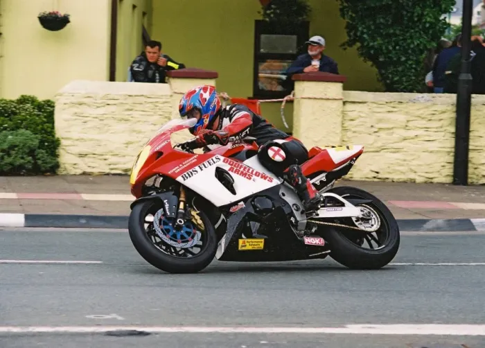 Framed Print : Alan Bud Jackson (Suzuki) 2004 Senior TT Framed Print : Alan Bud Jackson (Suzuki) 2004 Senior TT