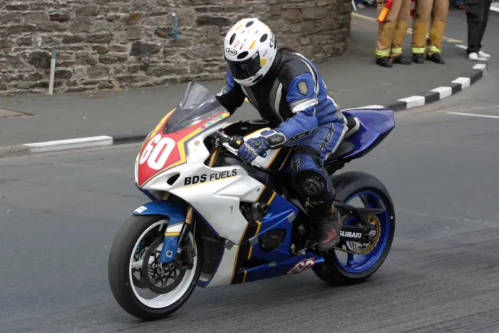 Framed Print : Alan Bud Jackson (Suzuki) 2009 Superbike TT Framed Print : Alan Bud Jackson (Suzuki) 2009 Superbike TT
