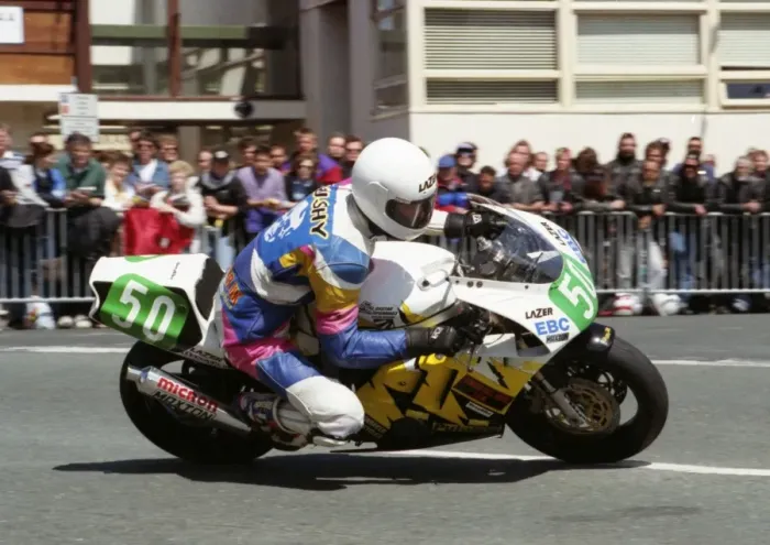 Framed Print : Alan Bushell (Suzuki) 1996 Lightweight TT Framed Print : Alan Bushell (Suzuki) 1996 Lightweight TT