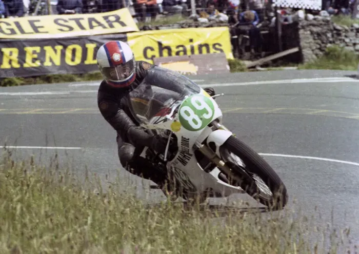 Framed Print : Alan Cauldwell (Yamaha) 1980 Junior TT Framed Print : Alan Cauldwell (Yamaha) 1980 Junior TT