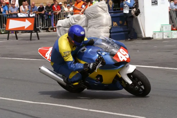 Framed Print : Alan Connor (Suzuki) 2004 Production 1000 TT Framed Print : Alan Connor (Suzuki) 2004 Production 1000 TT