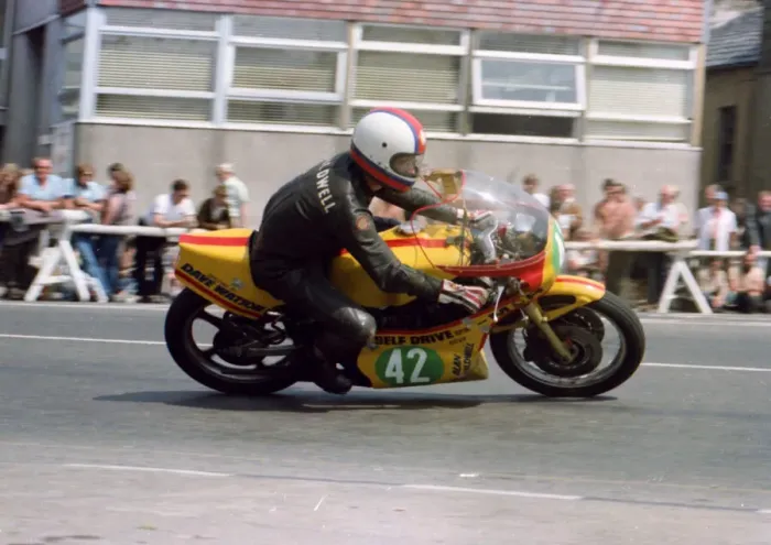 Framed Print : Alan Couldwell (Yamaha) 1982 Junior TT Framed Print : Alan Couldwell (Yamaha) 1982 Junior TT