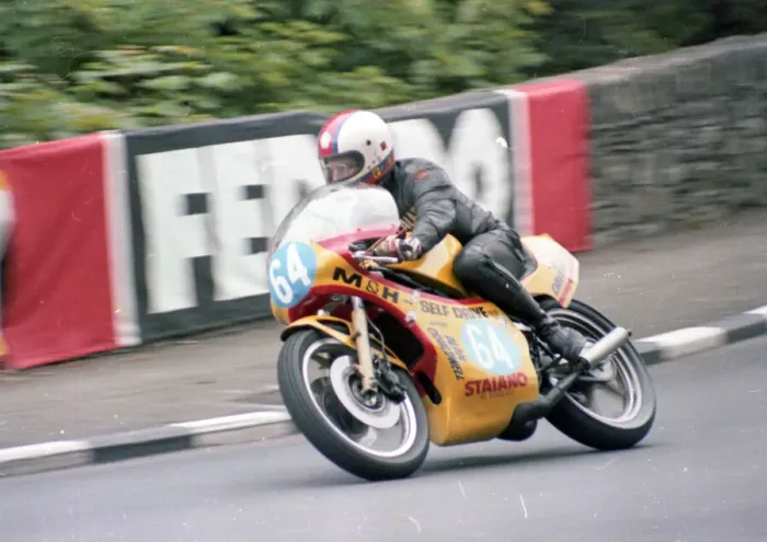 Framed Print : Alan Couldwell (Yamaha) 1983 Junior TT Framed Print : Alan Couldwell (Yamaha) 1983 Junior TT