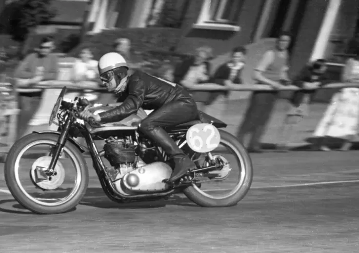 Framed Print : Alan Craven (BSA) 1957 Junior Manx Grand Prix Framed Print : Alan Craven (BSA) 1957 Junior Manx Grand Prix