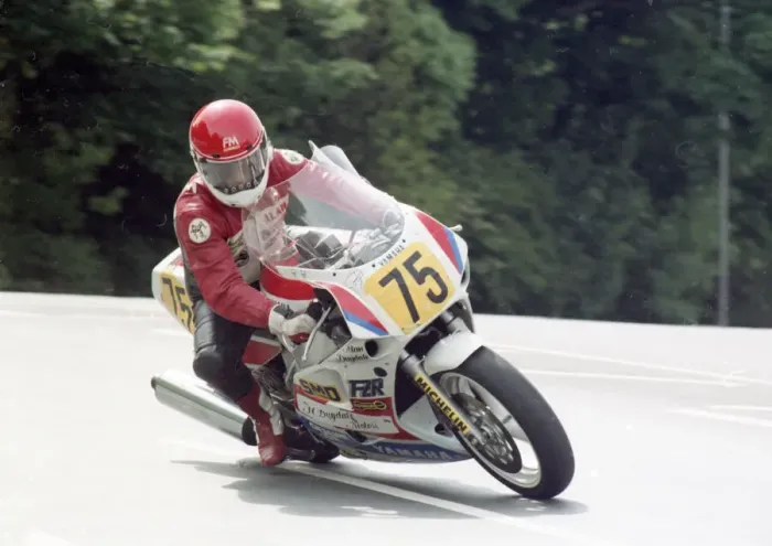 Framed Print : Alan Dugdale (Yamaha) 1989 Senior TT Framed Print : Alan Dugdale (Yamaha) 1989 Senior TT